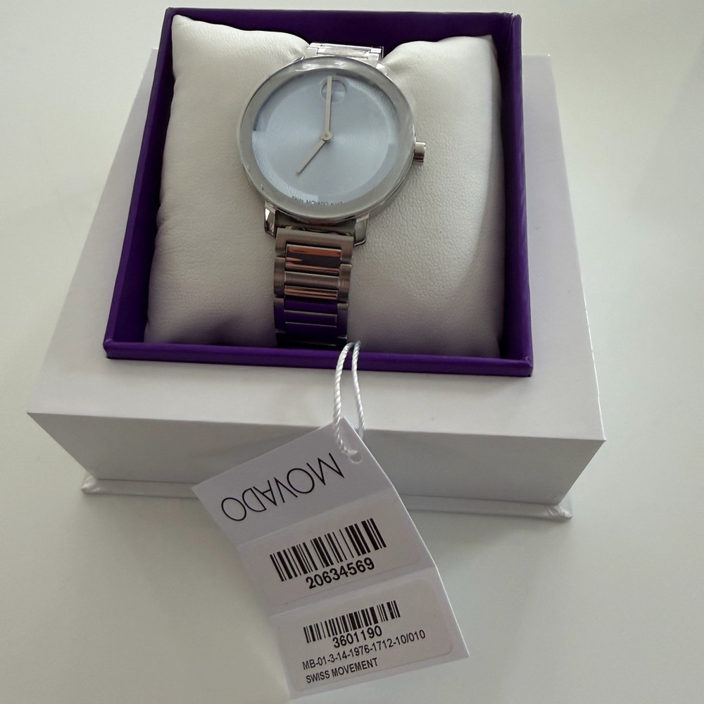 Movado BOLD Women’s watch with blue dial - Picture 2 of 2